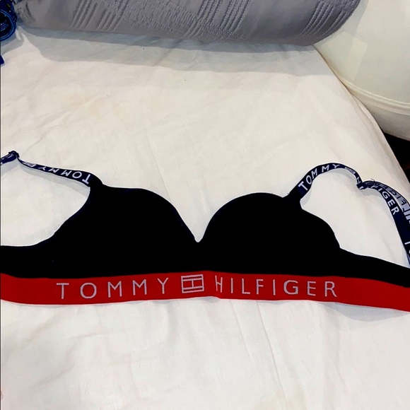Tommy Hilfiger ladies sports bra 36B